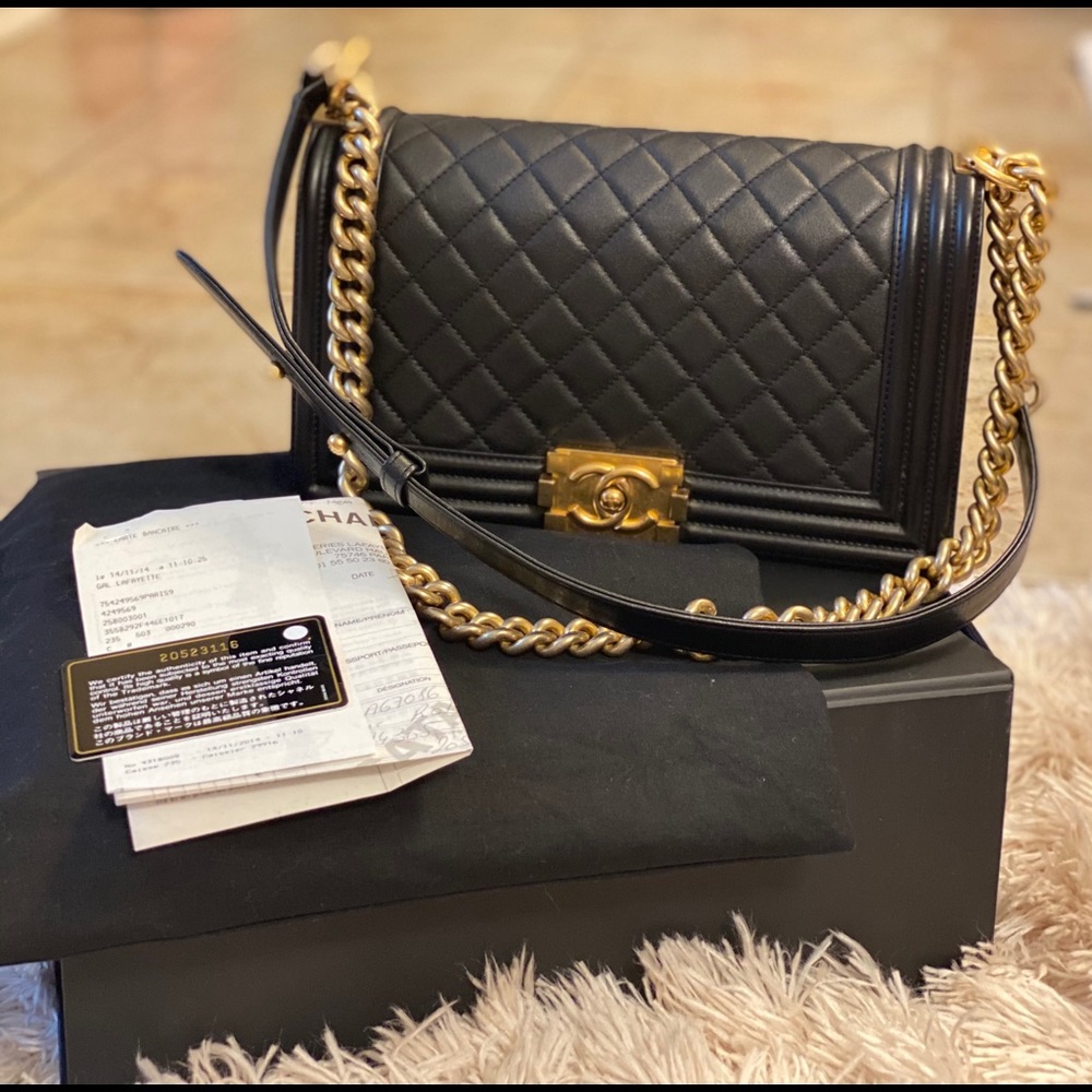 PRELOVED CHANEL BOY MEDIUM LAMBSKIN GOLD HARDWARE
